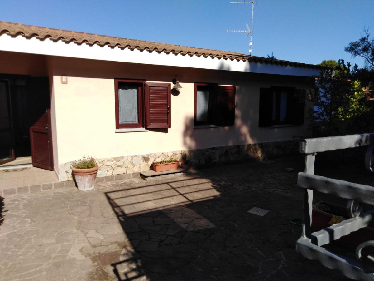 Villa Panoramica Immersa Nel Verde Porto Pino Buitenkant foto