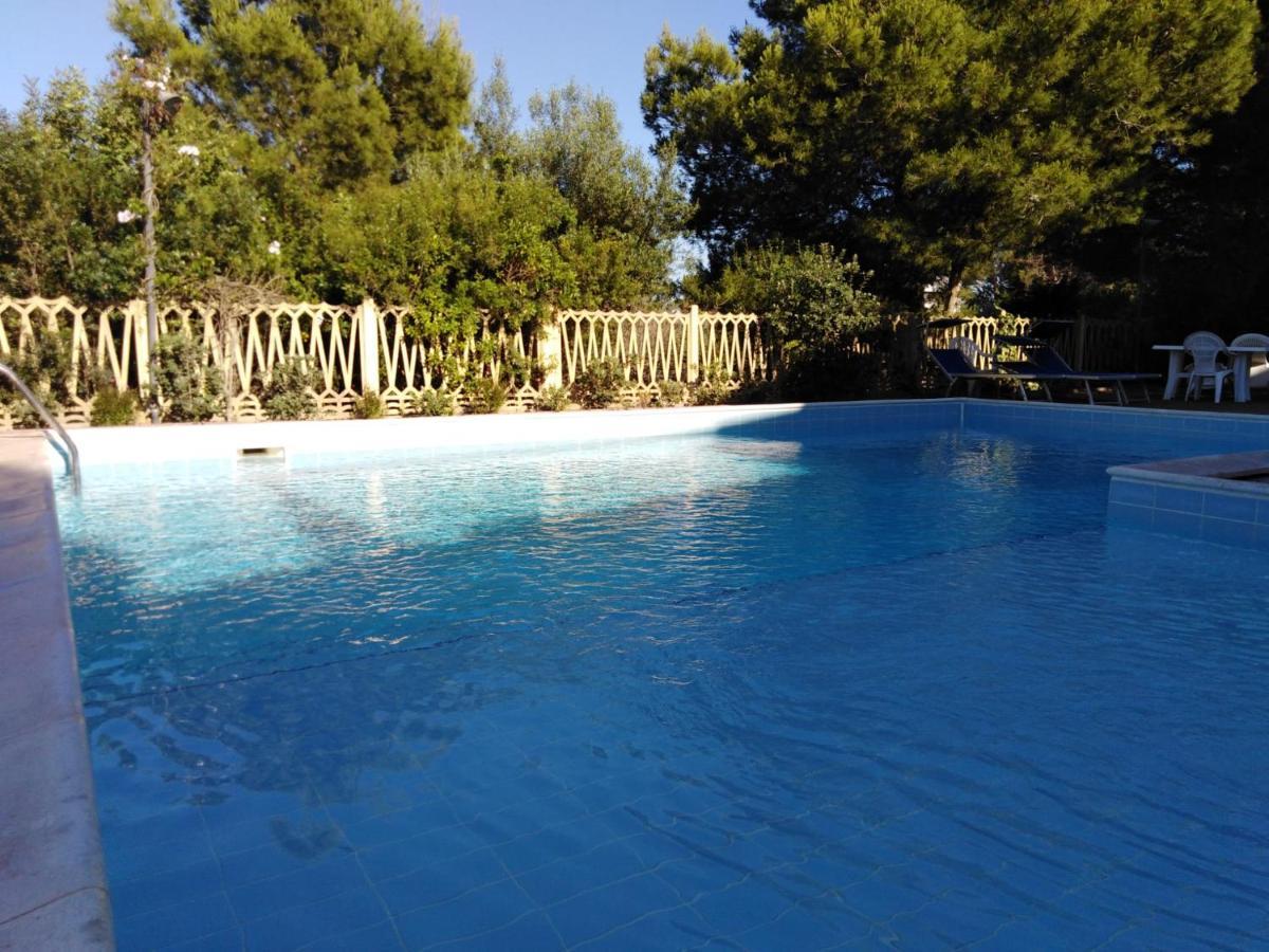 Villa Panoramica Immersa Nel Verde Porto Pino Buitenkant foto